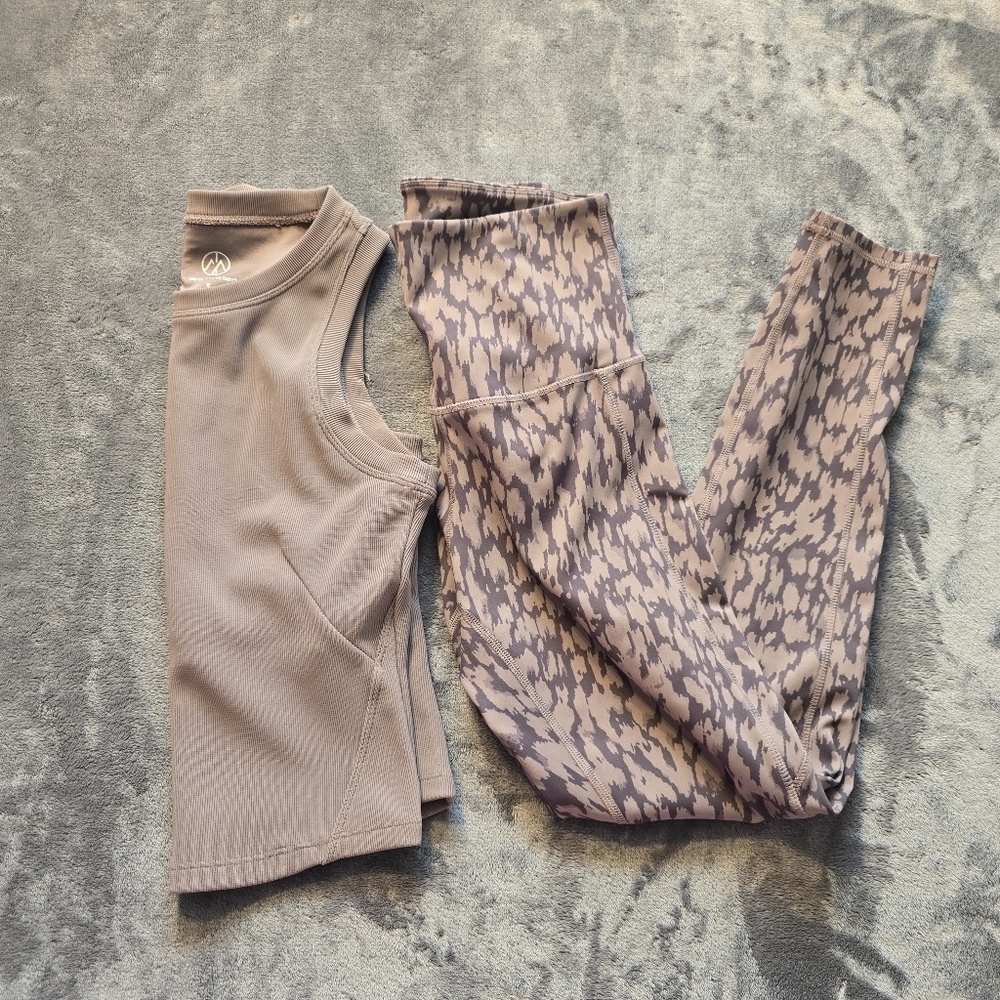 Move Theology Workout Tank And Leopard Leggings Size Small